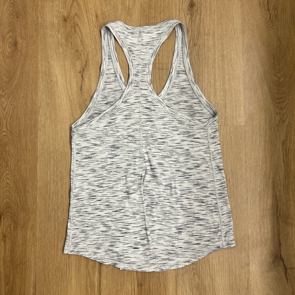 Lululemon Razerback Tank - Picture 3 of 4